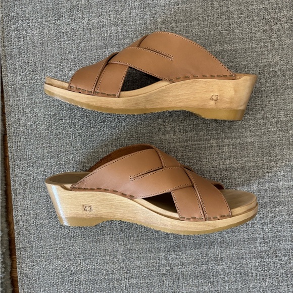 No. 6 Tan Leather Clogs 43/US 11 - Picture 2 of 4